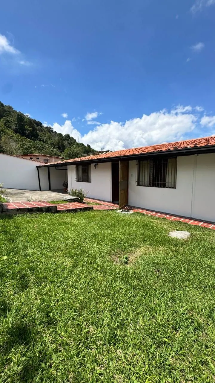 Casa en Venta con Clima de Montaña en La Pedregosa Alta