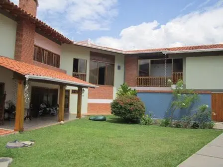 Lujosa Casa en Venta En Mérida, La Mara